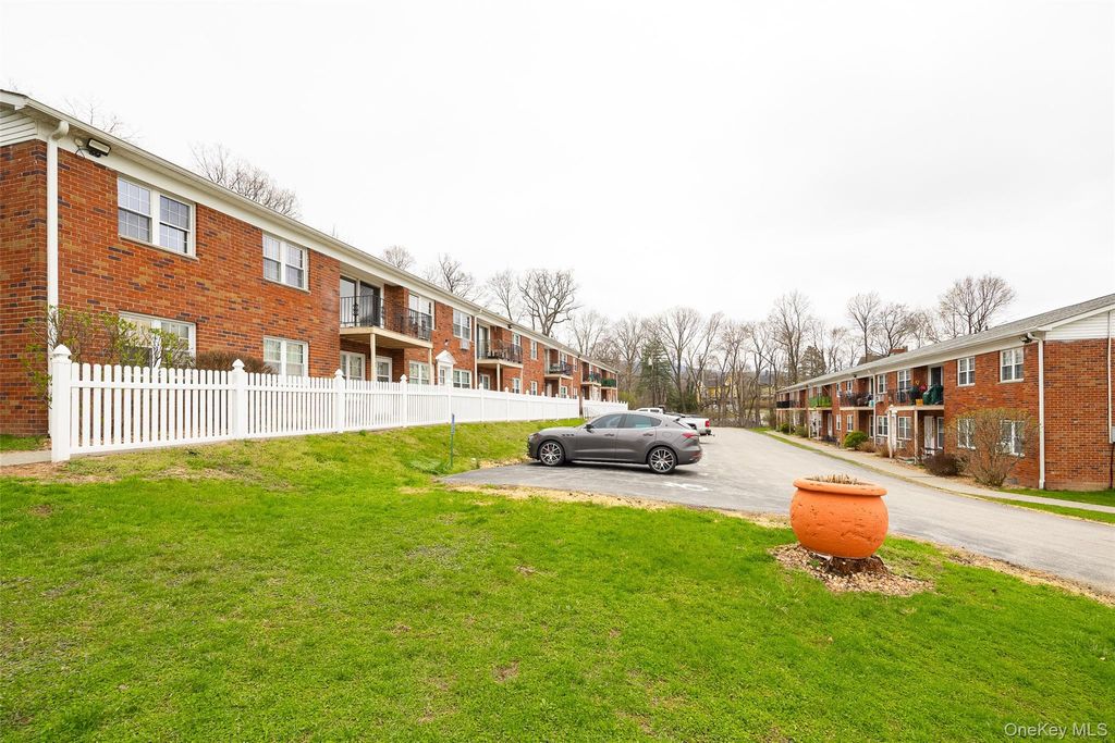 Photo of 6 Colonial Road #44, Beacon, NY 12508 (MLS # 980290)