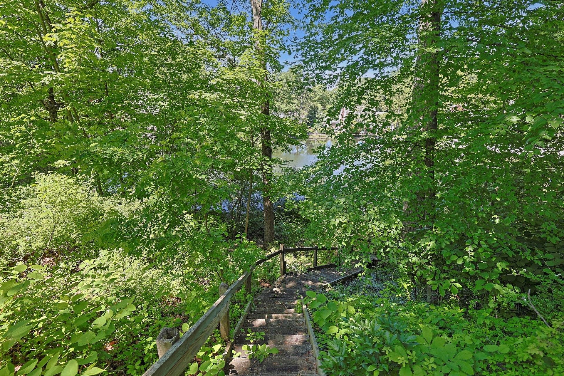 7 Southminster Drive, White Plains, New York image 22