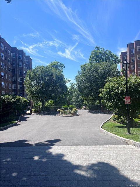 Homes For Sale - 280 Collins Avenue #5J<br/> Mount Vernon, NY 10552