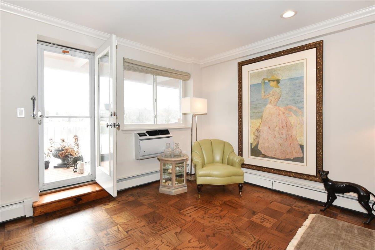 320 E Shore Road #25A, Great Neck, New York image 16