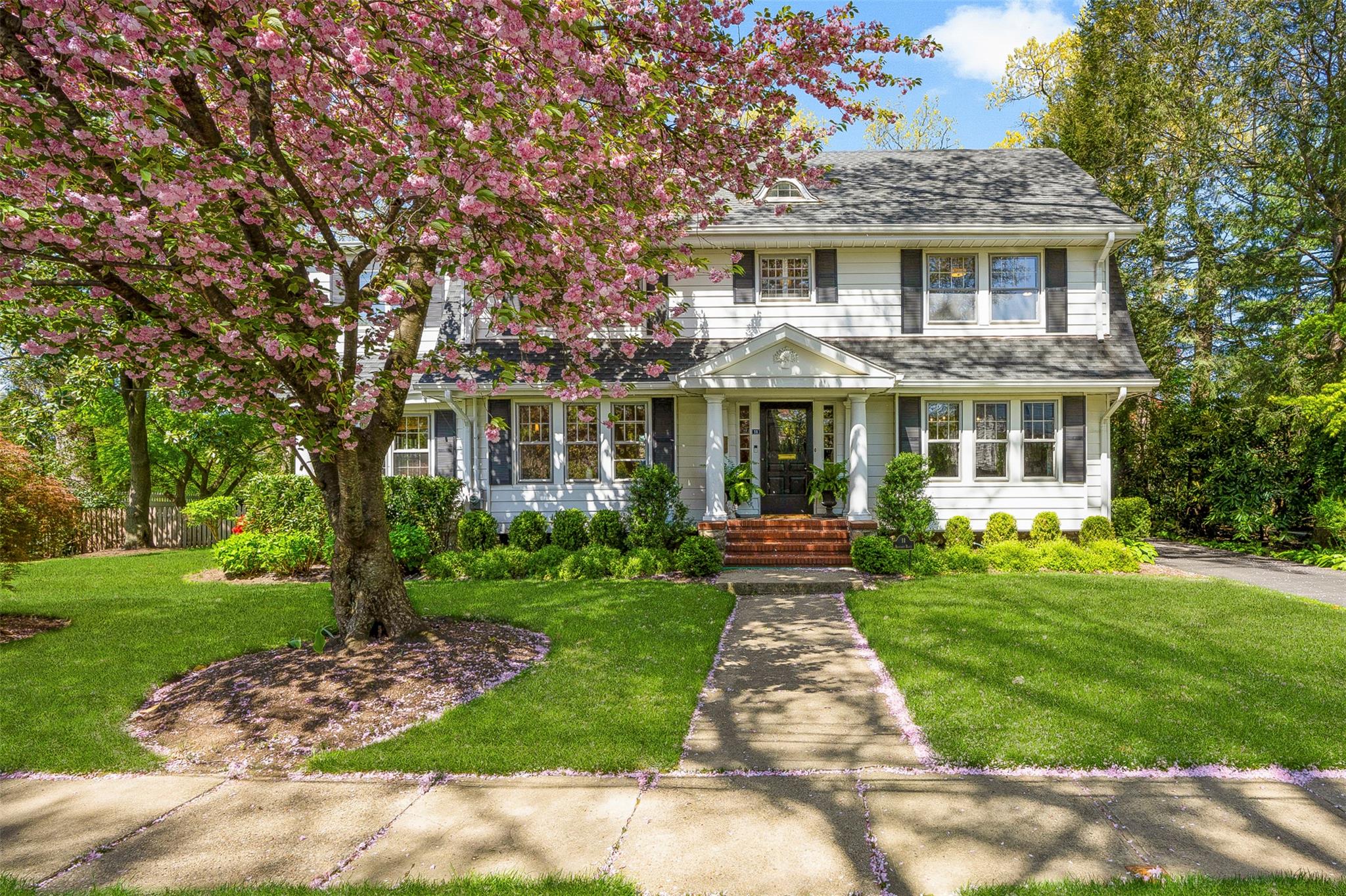 11 Benedict Place, Pelham, New York image 3