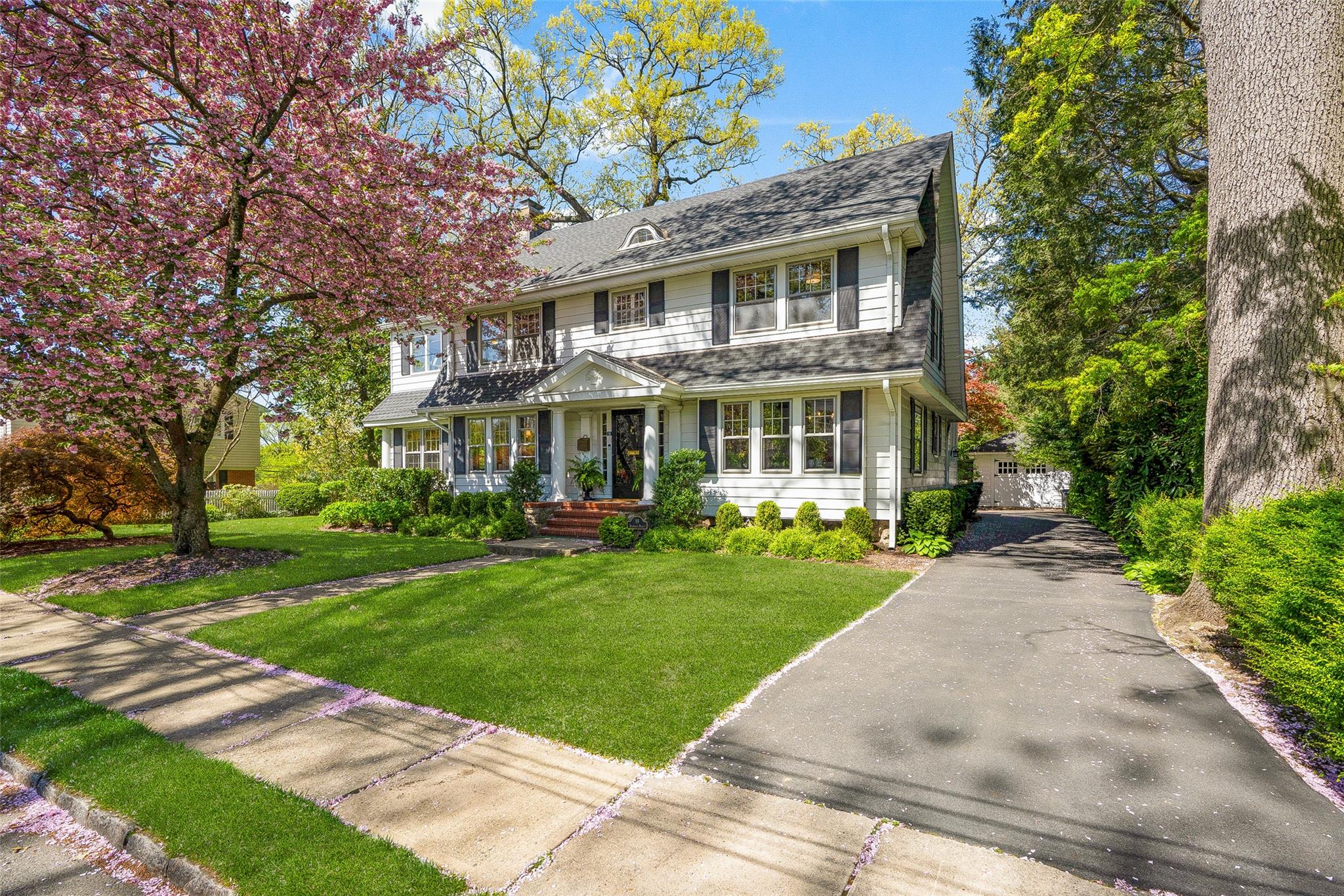 11 Benedict Place, Pelham, New York image 2