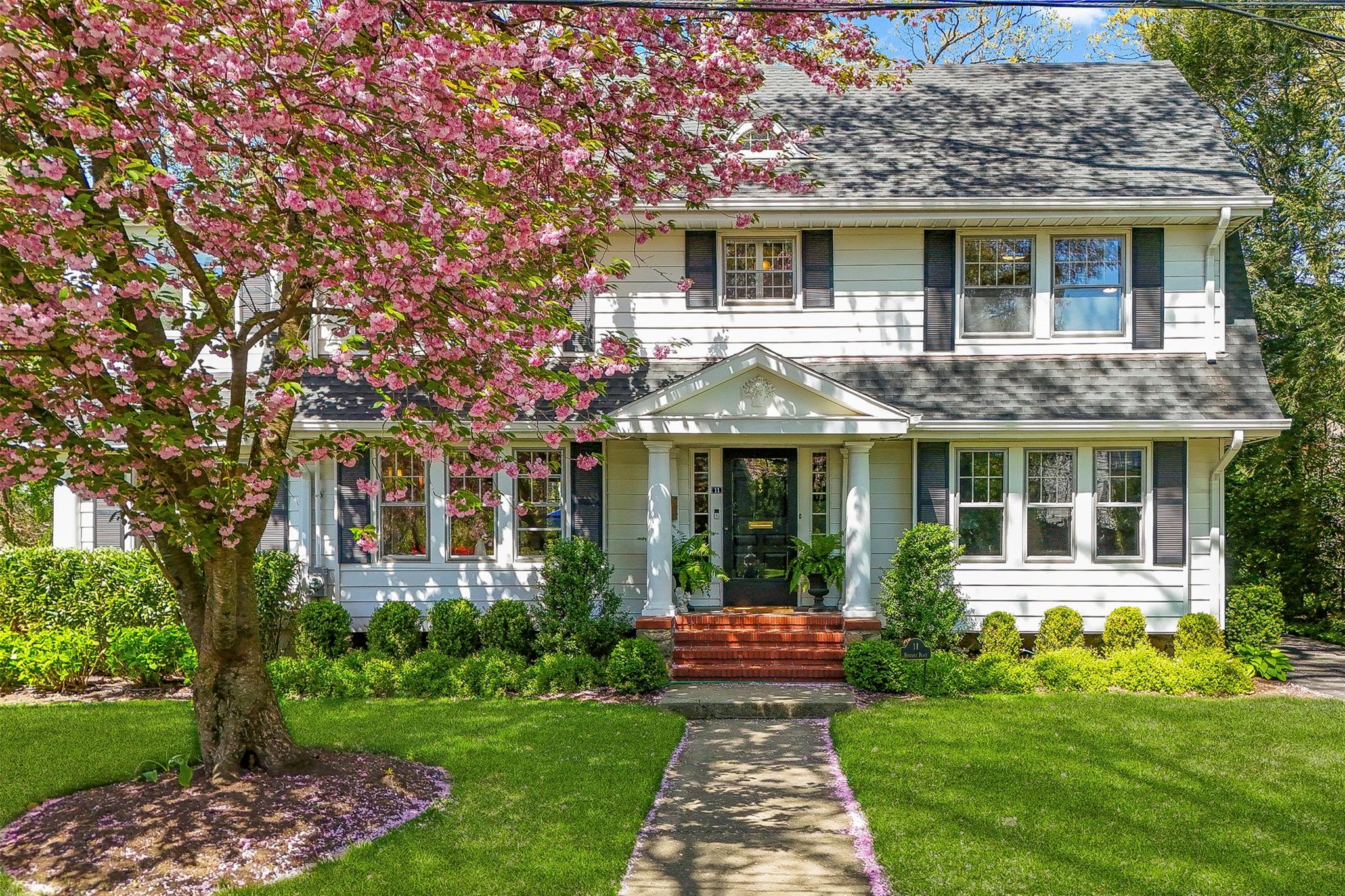 11 Benedict Place, Pelham, New York image 4