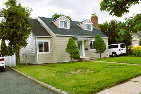 Photo of 1535 Mattison Street, Baldwin, NY 11510 (MLS # 858933)