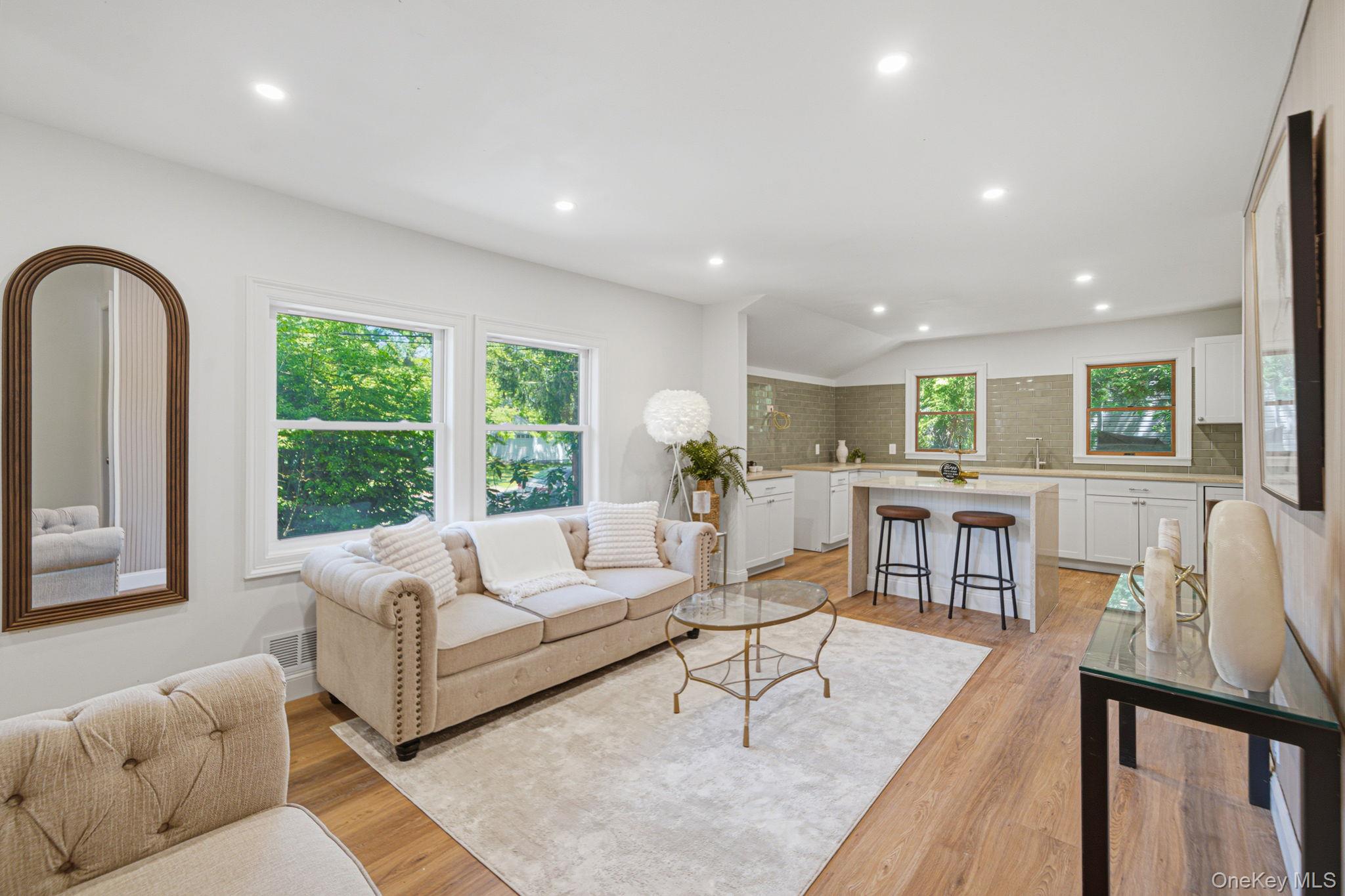8 Wood Haven Place
