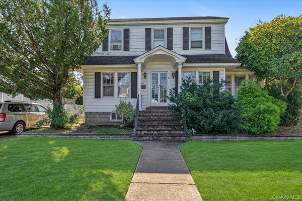 34 KINGSLAND PL, BABYLON, NY 11702 - Image 6e1e72a2b61ddbc2eea62dddf448a6f4/2571252879