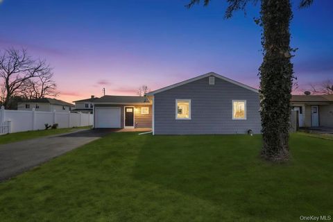 15 Marshall Street Massapequa NY 11758