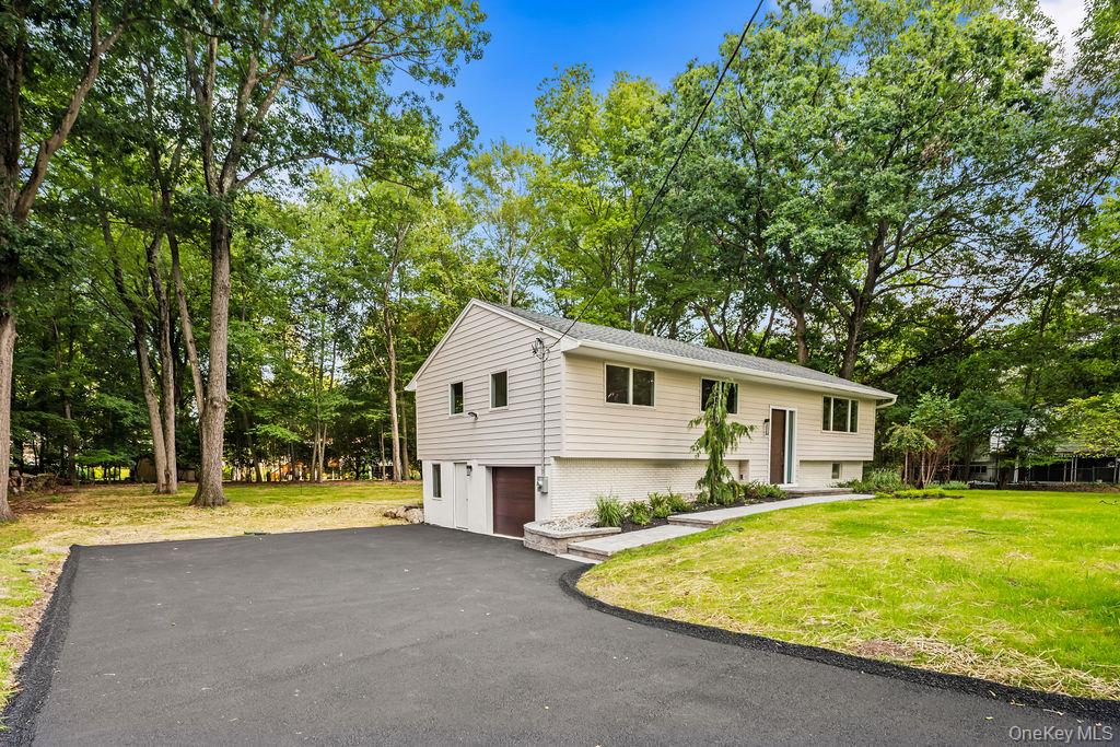 Photo of 142 N Little Tor Road, New City, NY 10956 (MLS # 1066644)