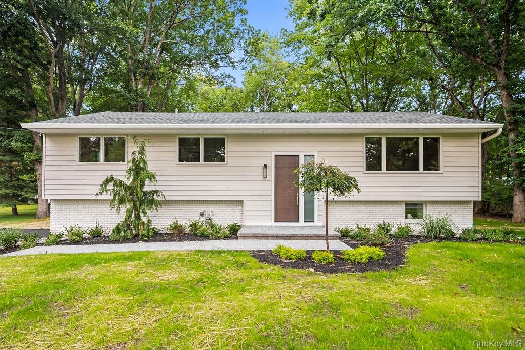 Photo of 142 N Little Tor Road, New City, NY 10956 (MLS # 1066644)