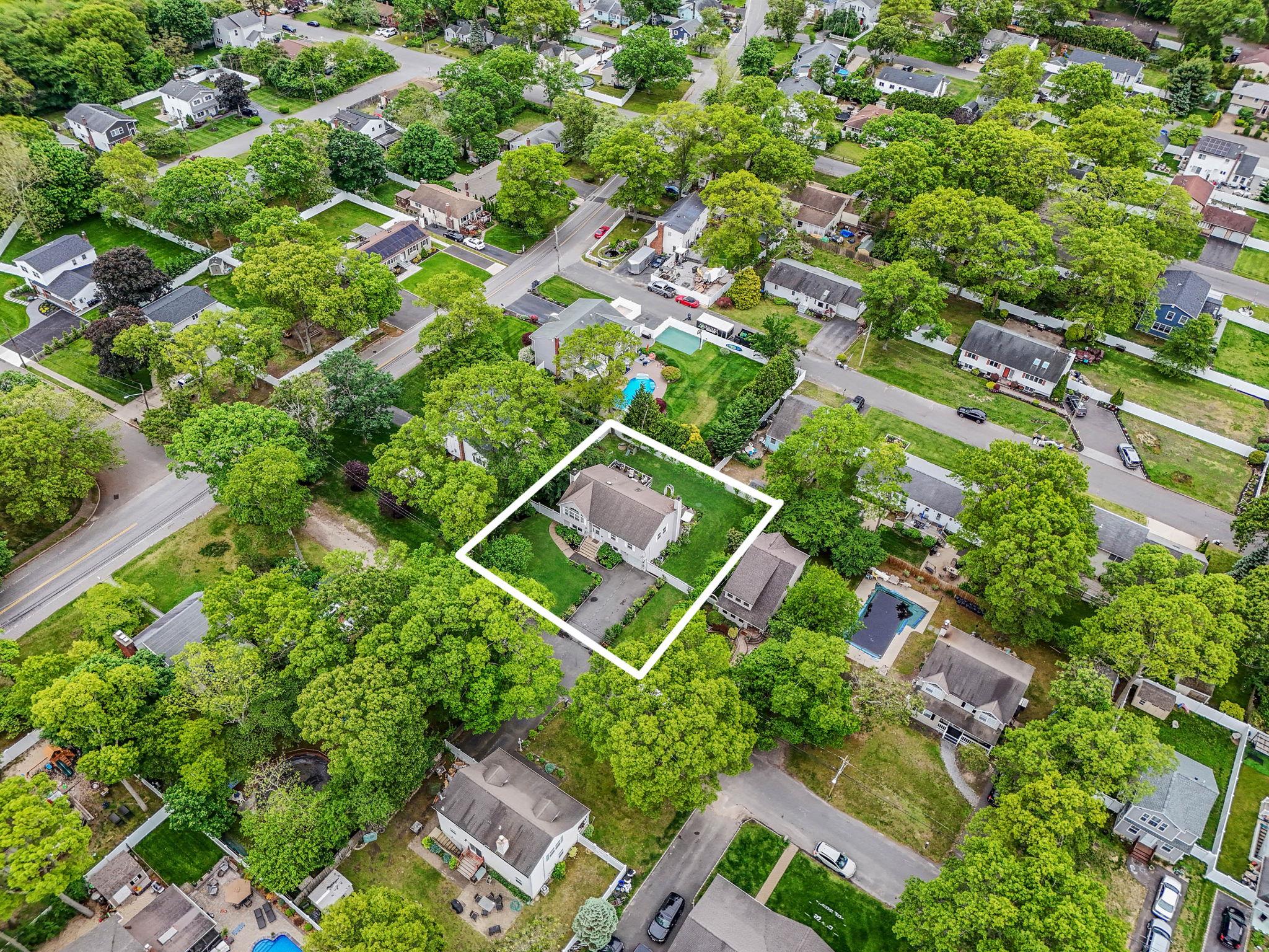 14 Arlington Street, Patchogue, New York image 46