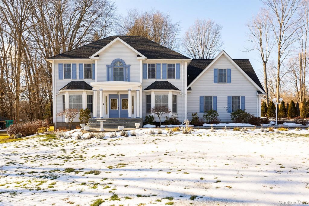 Photo of 8 Toms Way, Poughkeepsie, NY 12603 (MLS # 952005)