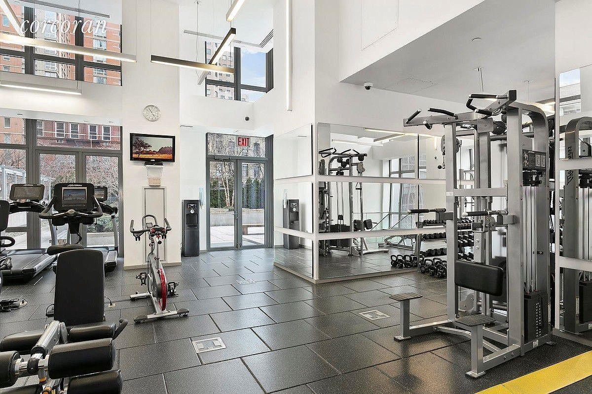 310 W 52 Street 29A
