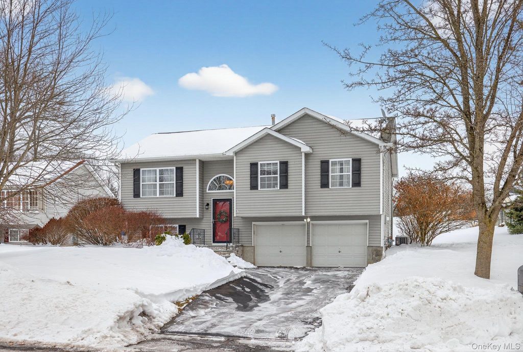 Photo of 9 Yale Drive, Walden, NY 12586 (MLS # 963417)