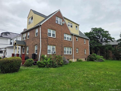 Photo of 341 S 9th Avenue, Mount Vernon, NY 10550 (MLS # 1047509)