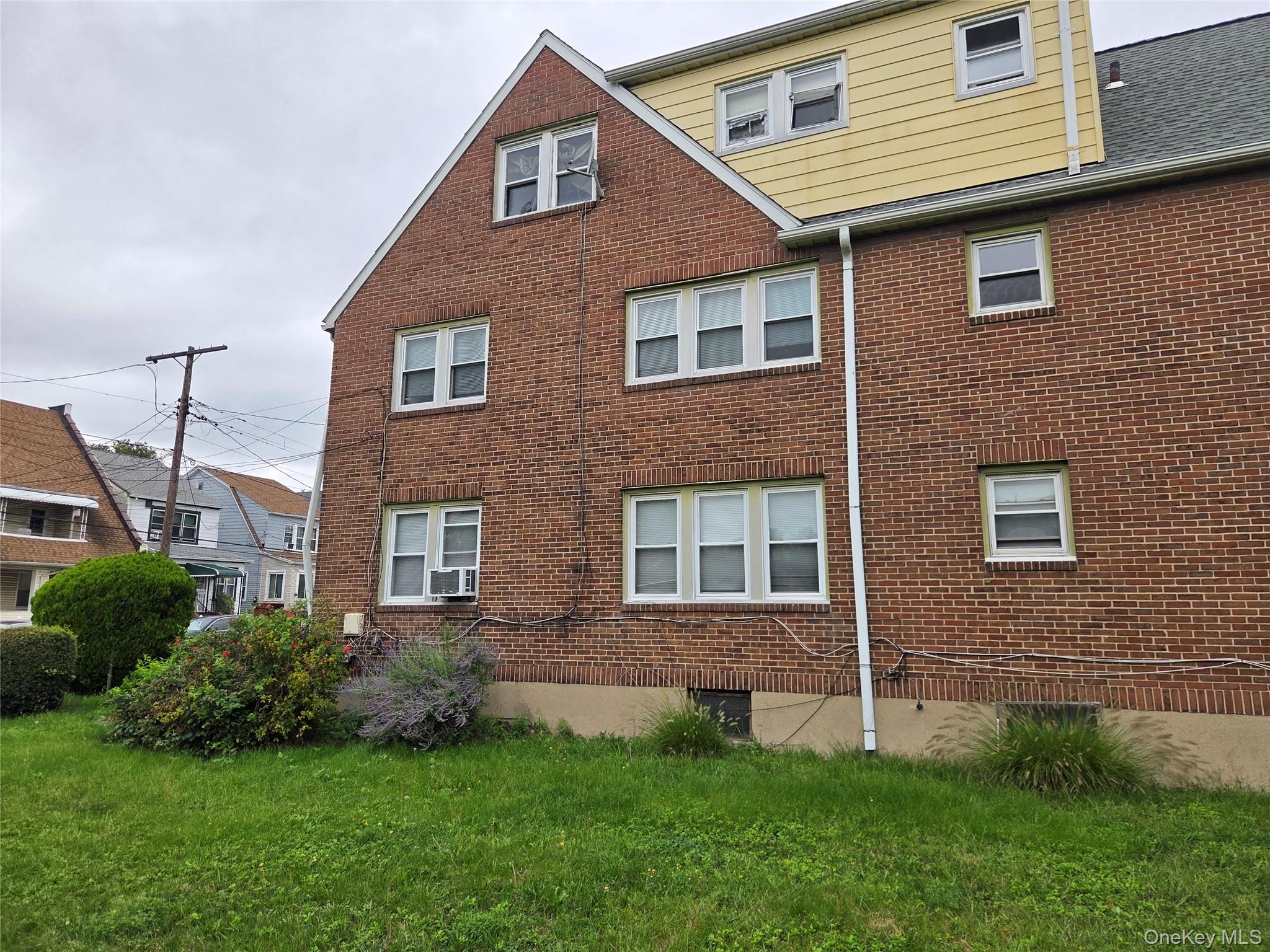 341 S 9th Avenue