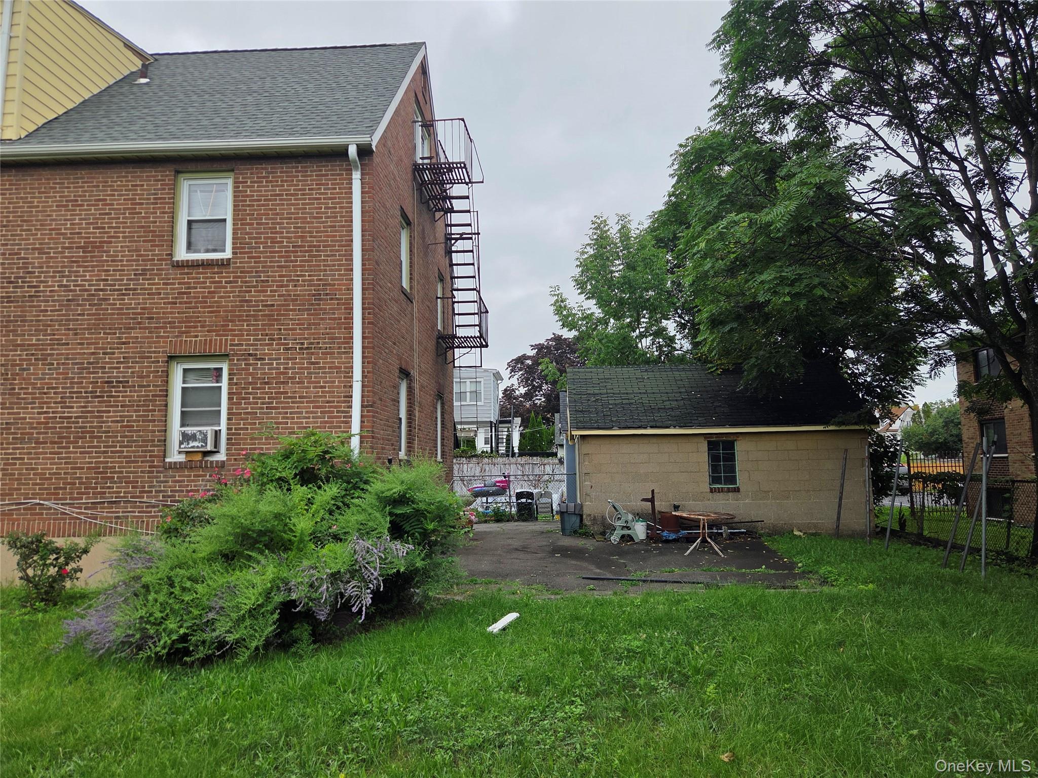 341 S 9th Avenue