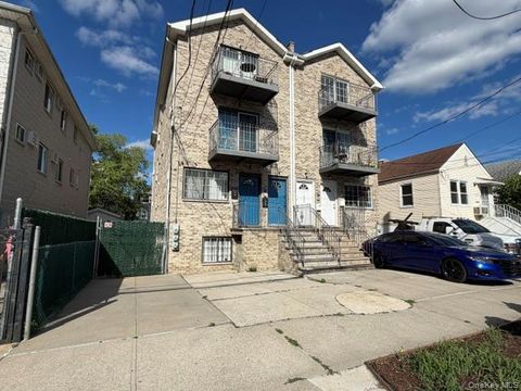 Multifamily For Sale - 262 Davis Avenue<br/> Bronx, NY 10465