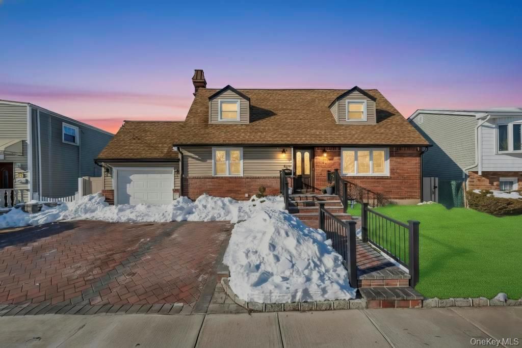 Photo of 460 Roquette Avenue, Floral Park, NY 11001 (MLS # 958224)