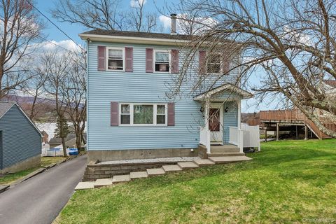 Homes For Sale - 335 Oak Drive<br/> New Windsor, NY 12553