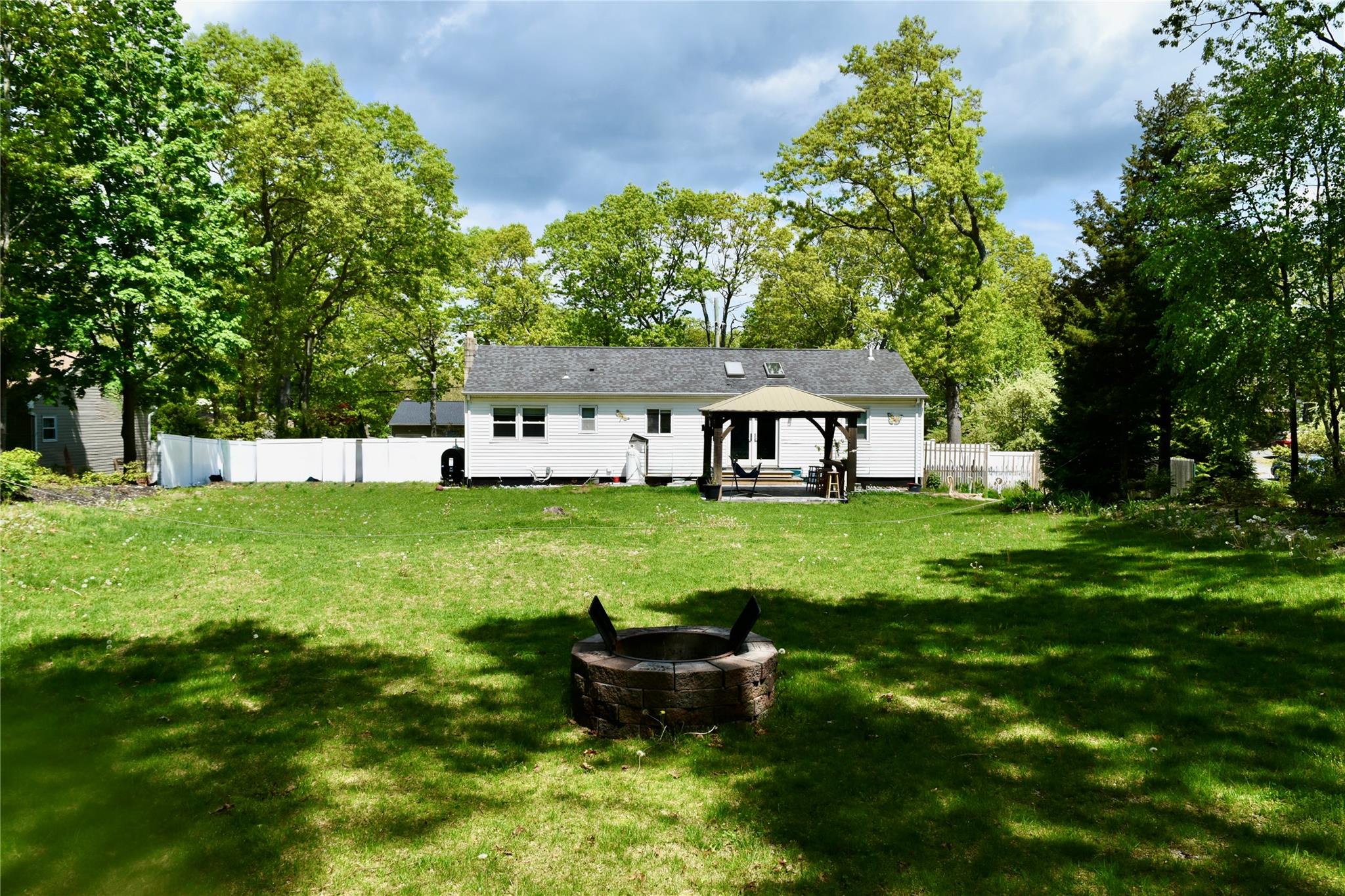 18 Clearview Avenue, Selden, New York image 12
