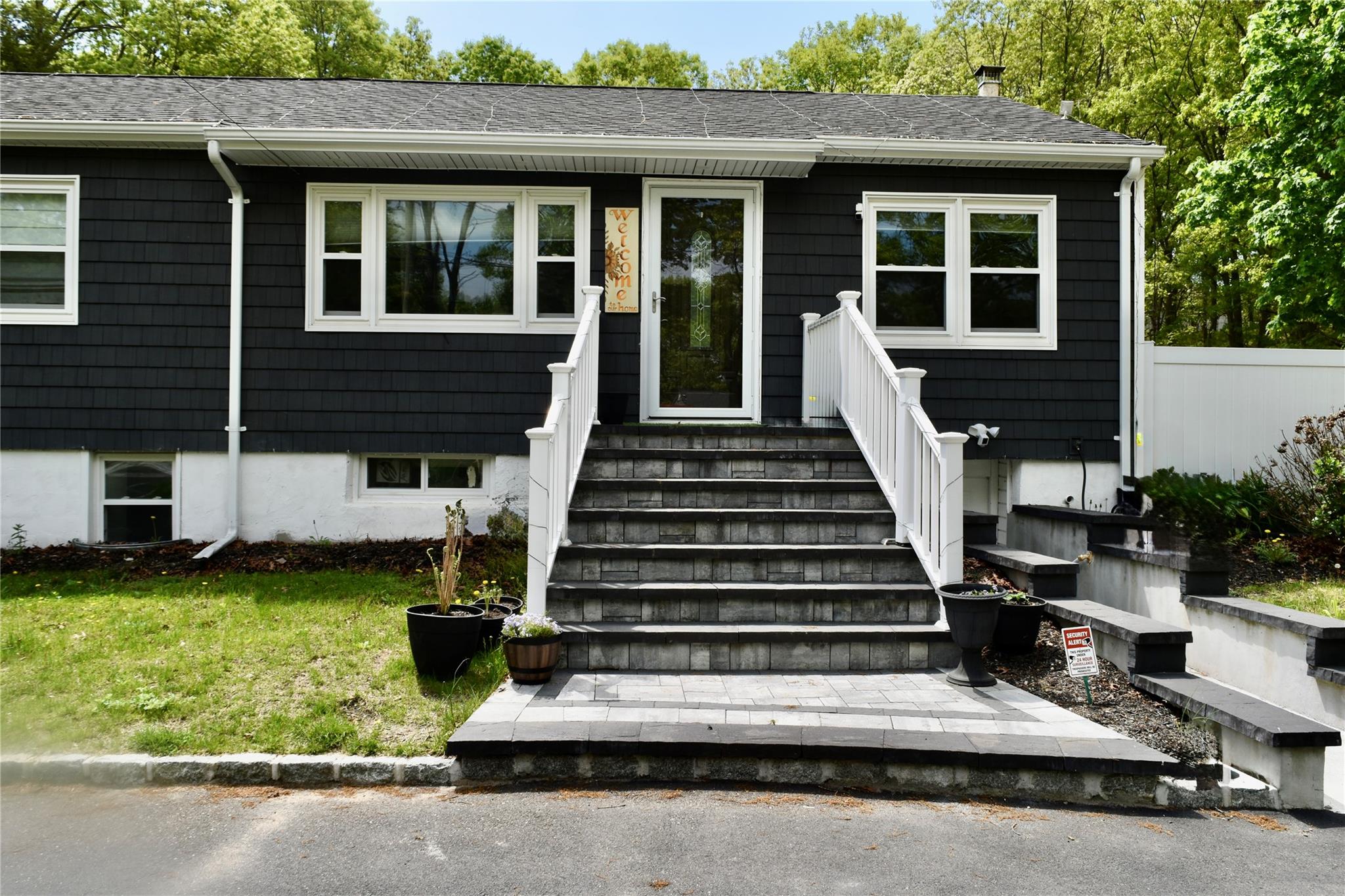 18 Clearview Avenue, Selden, New York image 4