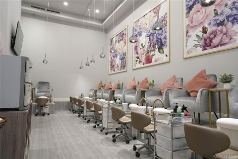 555 10th Avenue #B New York (Manhattan) NY 10018