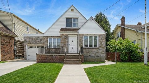 100 Elizabeth Street, Floral Park, NY 11001 - MLS#: 965171