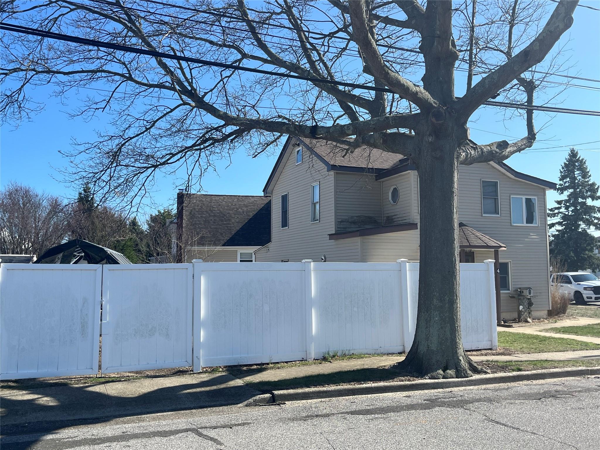 4 W Lido Pkwy, Lindenhurst, New York image 4
