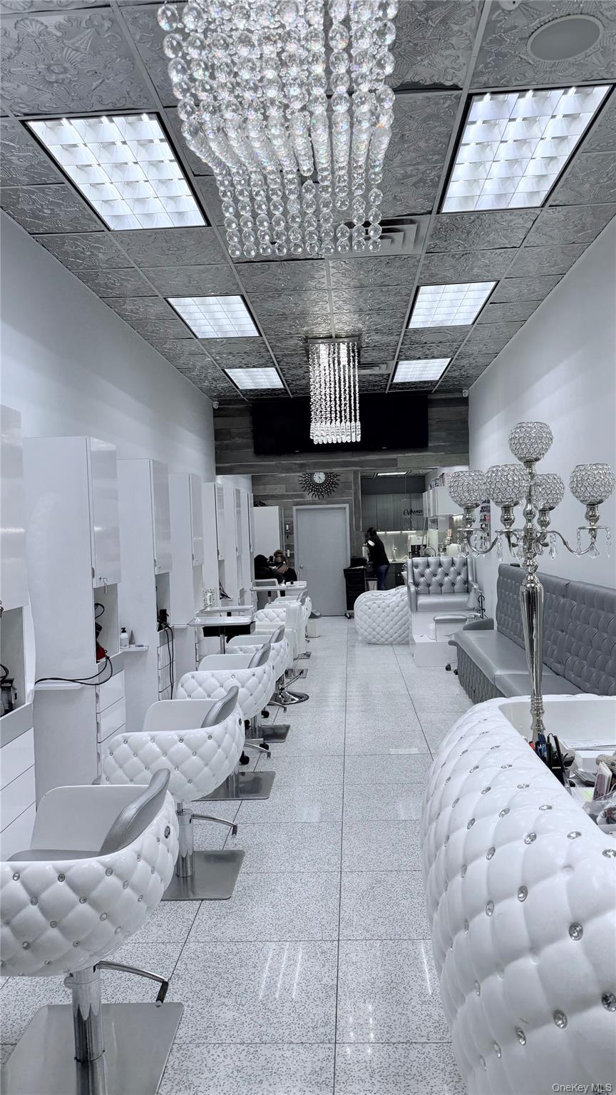 8107 37 th ave Avenue