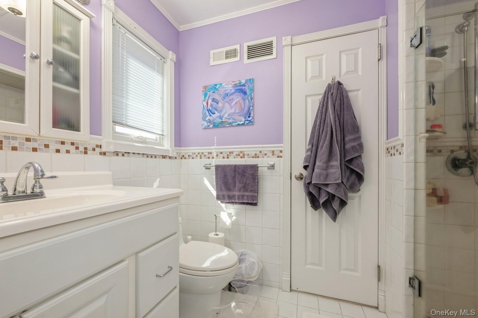 Lawrence, New York 11559, United States, 6 Bedrooms Bedrooms, ,5 BathroomsBathrooms,Residential,Active,82609