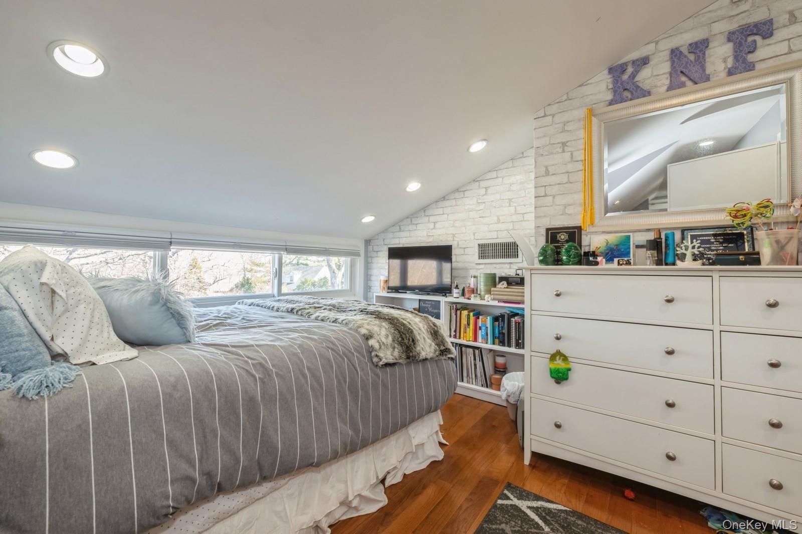 Lawrence, New York 11559, United States, 6 Bedrooms Bedrooms, ,5 BathroomsBathrooms,Residential,Active,82609