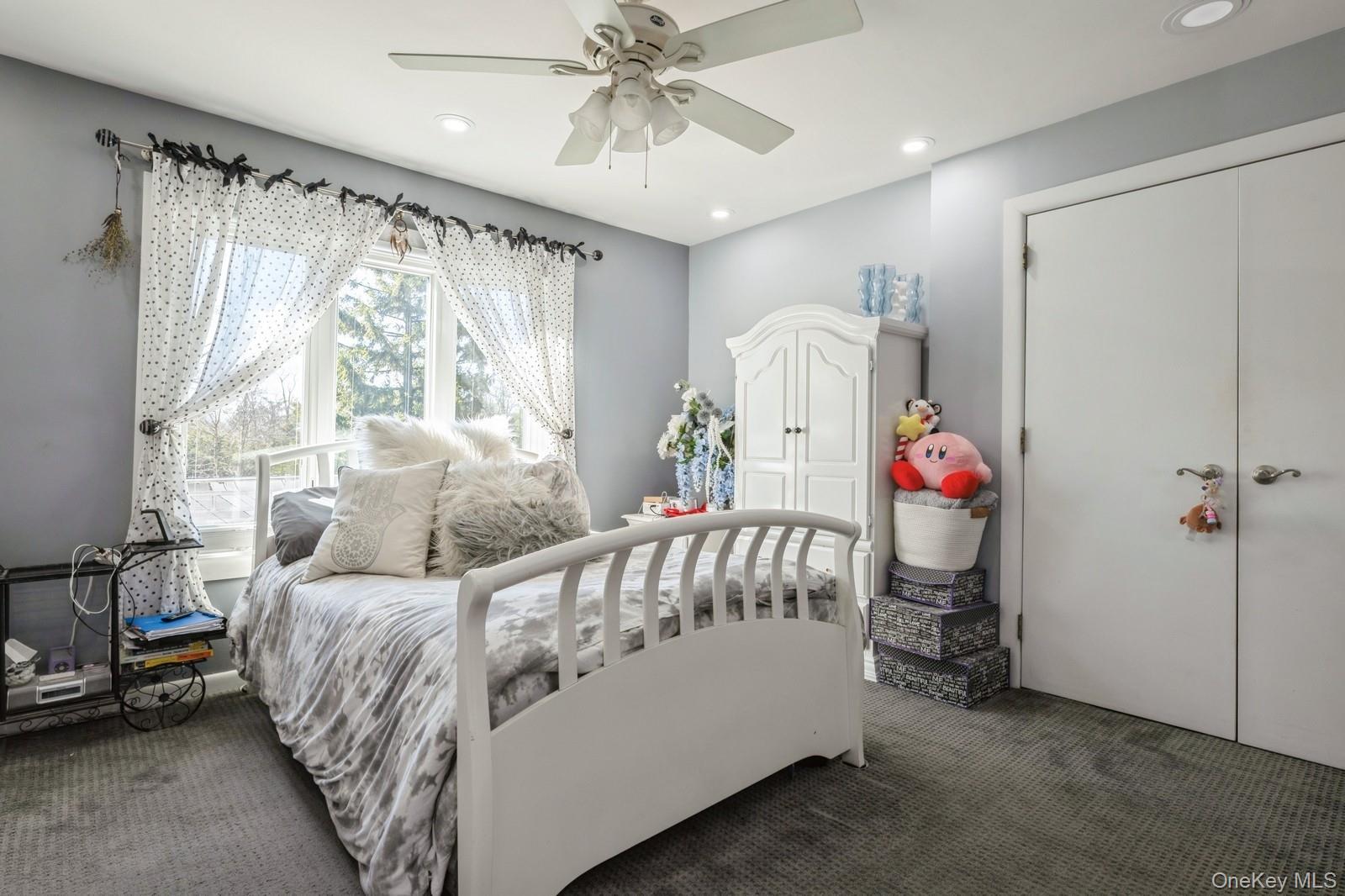 Lawrence, New York 11559, United States, 6 Bedrooms Bedrooms, ,5 BathroomsBathrooms,Residential,Active,82609