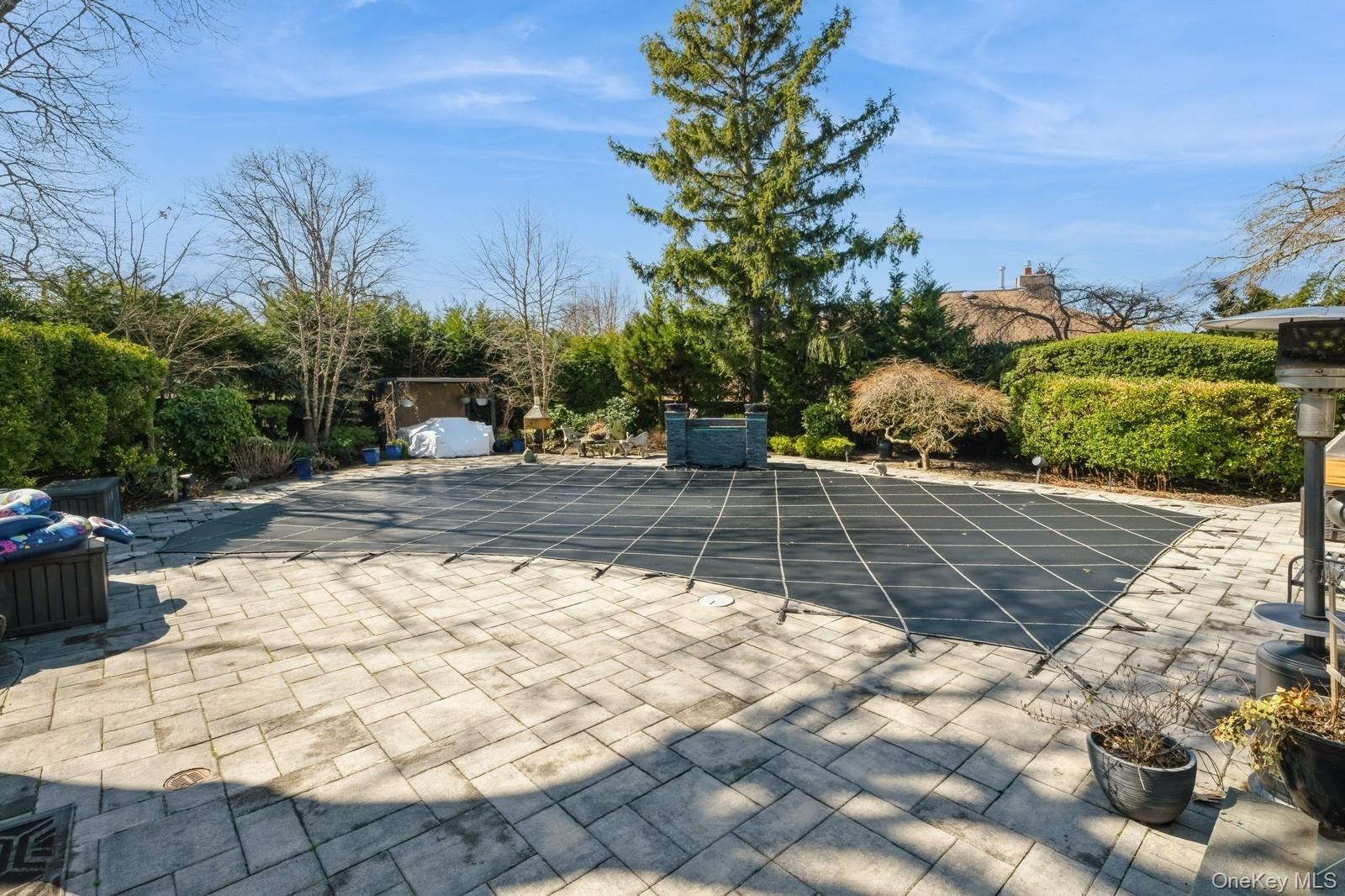 Lawrence, New York 11559, United States, 6 Bedrooms Bedrooms, ,5 BathroomsBathrooms,Residential,Active,82609