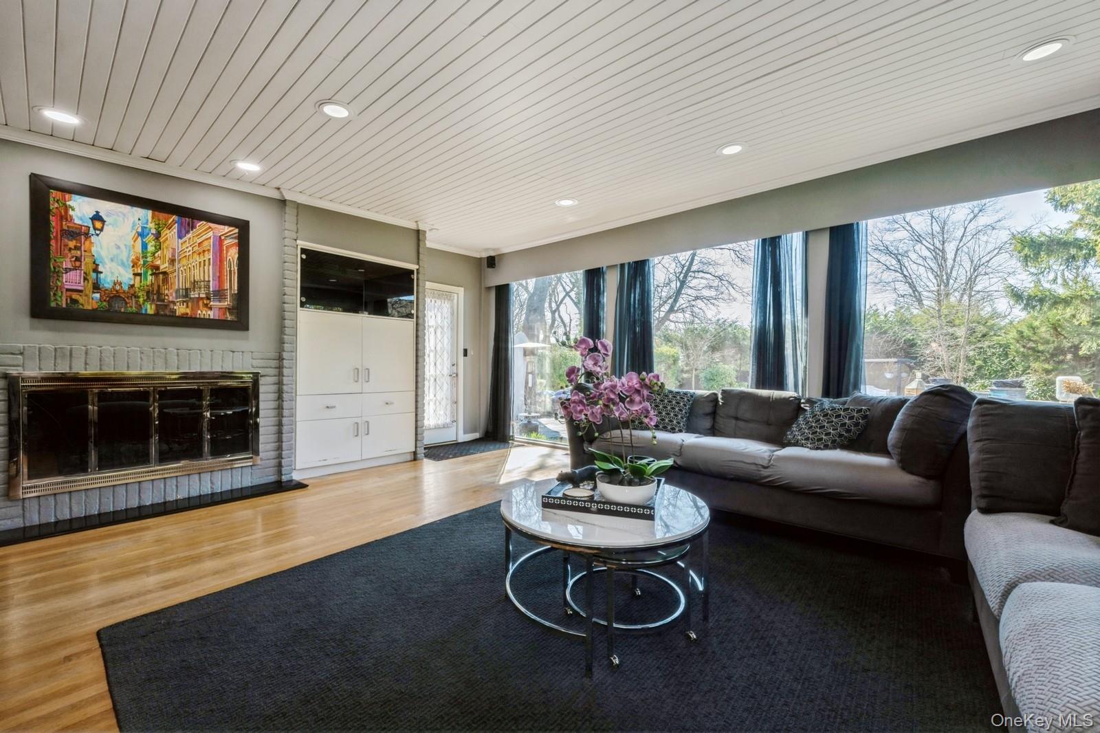 Lawrence, New York 11559, United States, 6 Bedrooms Bedrooms, ,5 BathroomsBathrooms,Residential,Active,82609