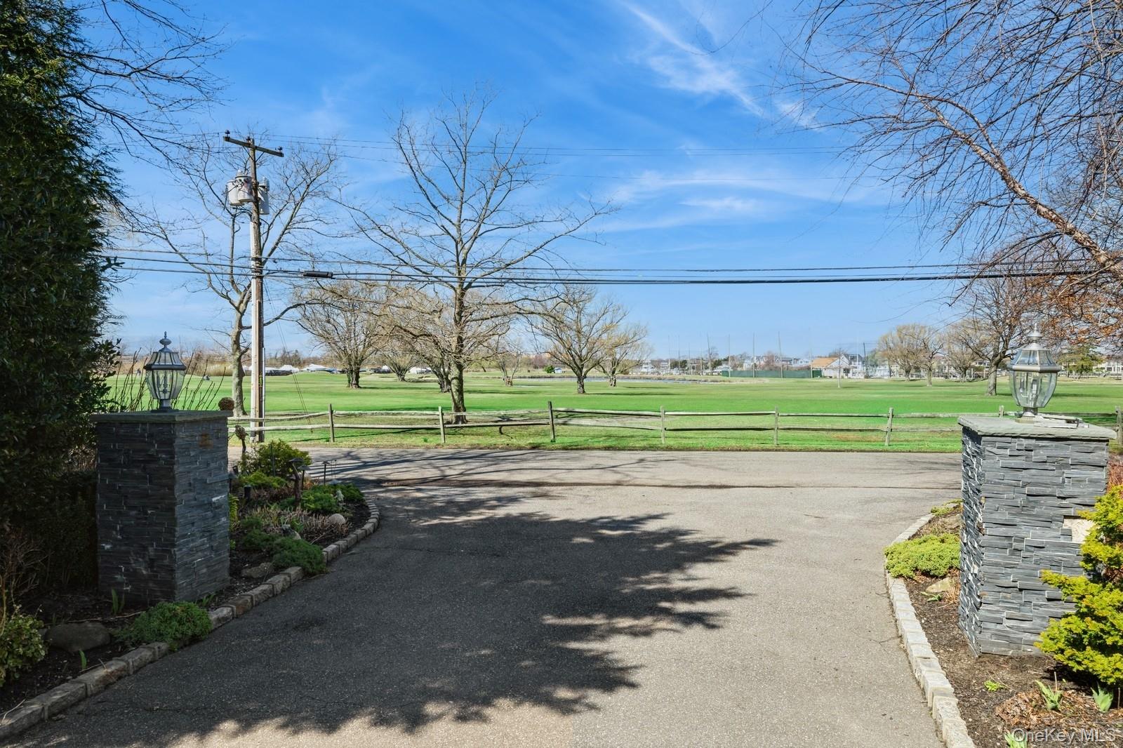 Lawrence, New York 11559, United States, 6 Bedrooms Bedrooms, ,5 BathroomsBathrooms,Residential,Active,82609