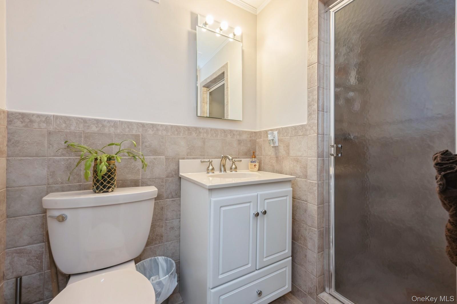 Lawrence, New York 11559, United States, 6 Bedrooms Bedrooms, ,5 BathroomsBathrooms,Residential,Active,82609