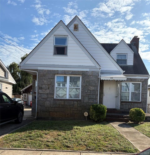 Multifamily For Sale - 22 E Maple Street<br/> Valley Stream, NY 11580