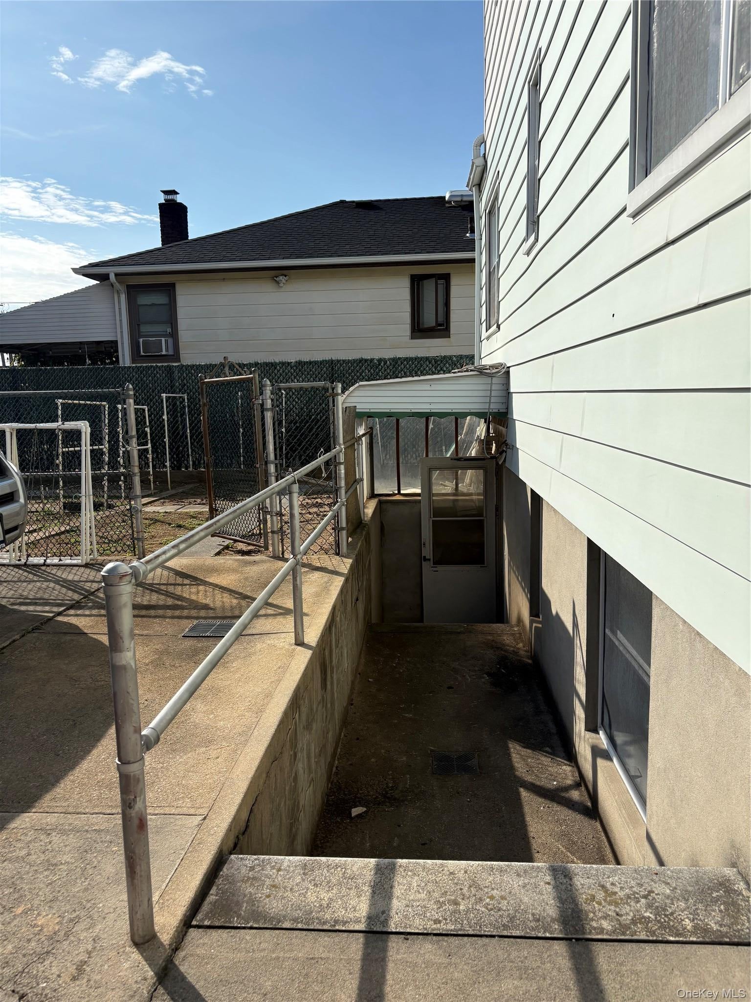 22 E Maple Street