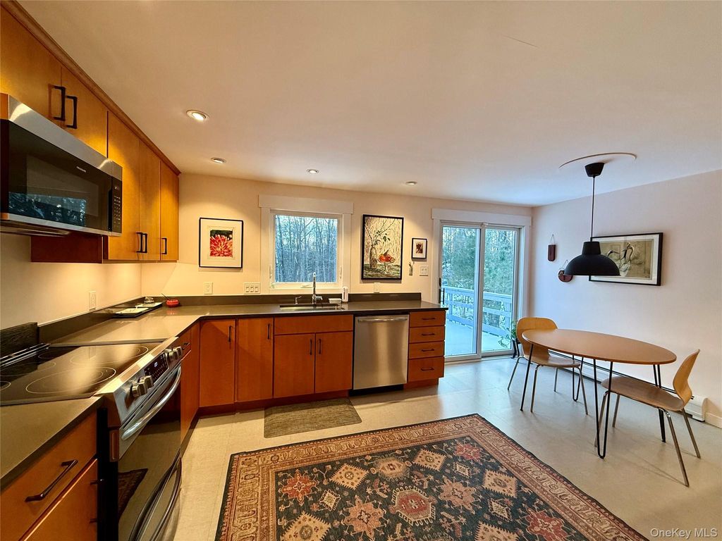 Photo of 5 Vanessa Lane, Staatsburg, NY 12580 (MLS # 964055)