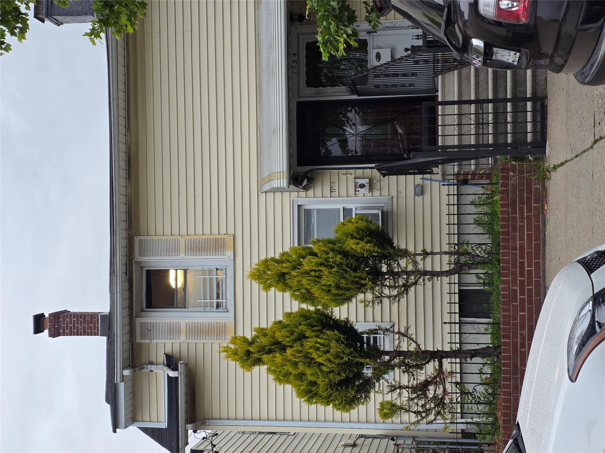 Property for Sale at Zerega Avenue, Bronx, New York - Bedrooms: 4 
Bathrooms: 2 
Rooms: 8  - $750,000