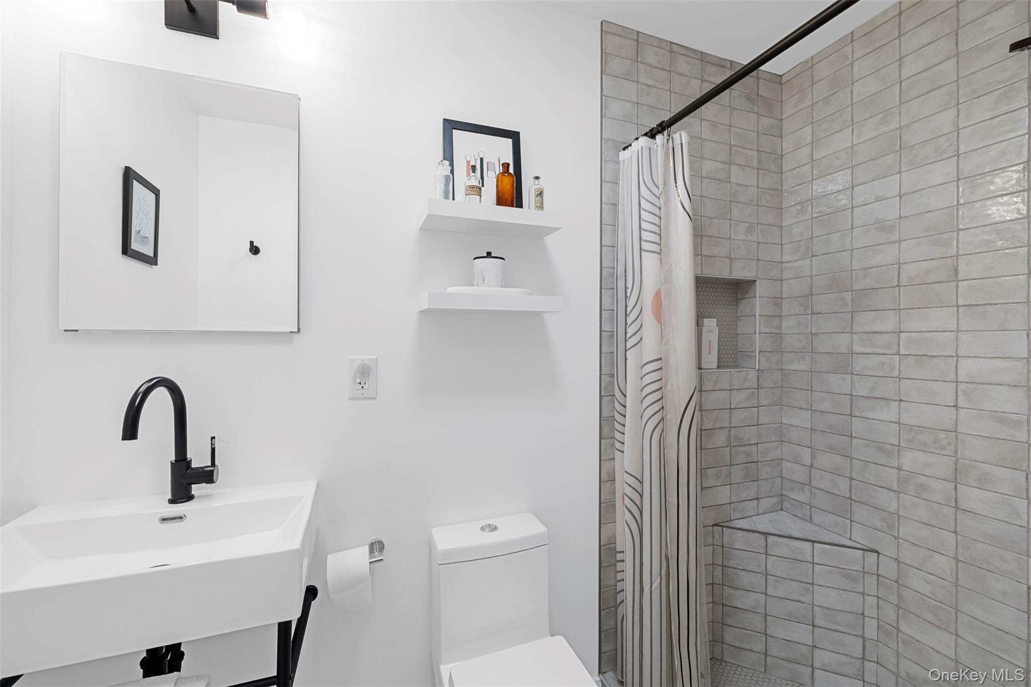 Woodstock, New York 12498, United States, 4 Bedrooms Bedrooms, ,3 BathroomsBathrooms,Residential,Active,225985