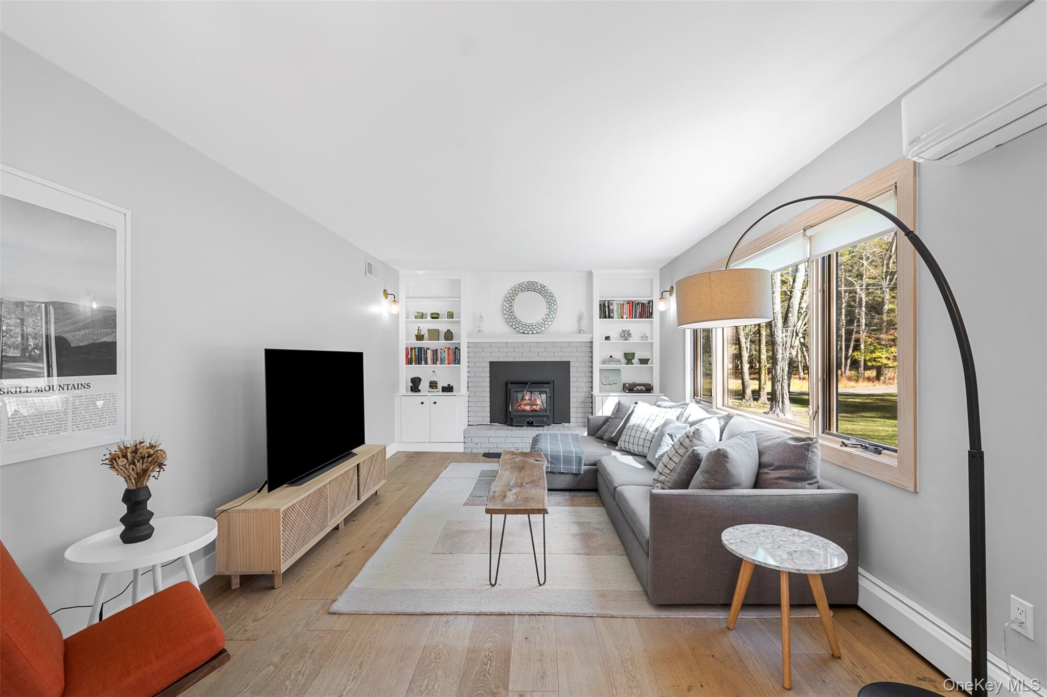 Woodstock, New York 12498, United States, 4 Bedrooms Bedrooms, ,3 BathroomsBathrooms,Residential,Active,225985