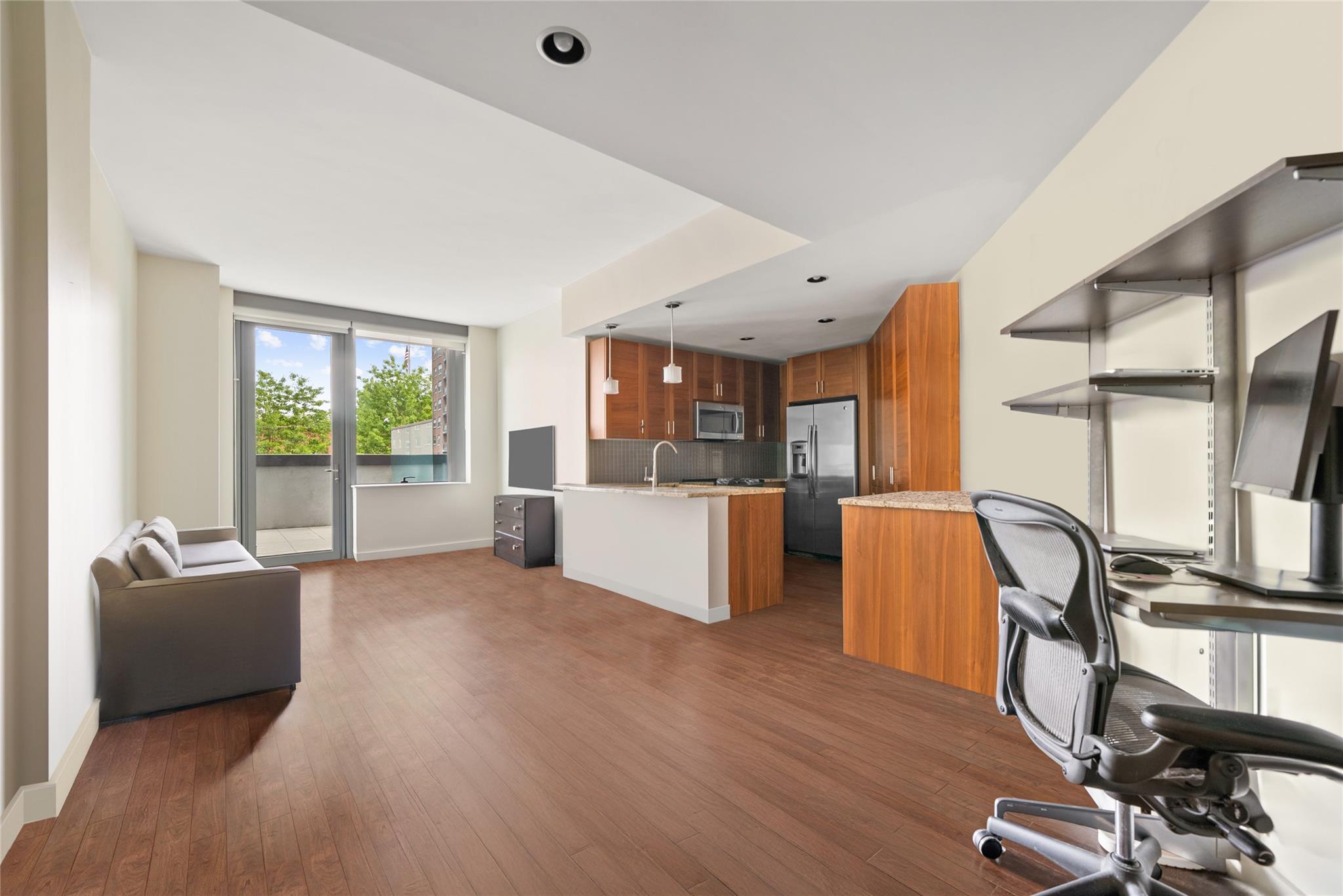 71st Avenue 2D, Forest Hills, Queens, NY - 1 Bedrooms  
1 Bathrooms  
4 Rooms - 