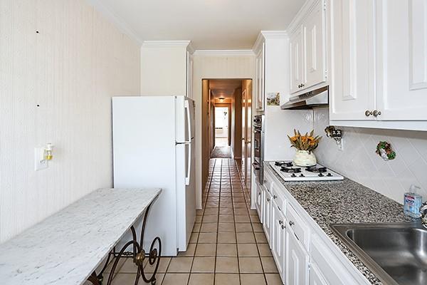 34 Pearsall Avenue #4K, Glen Cove, New York image 15