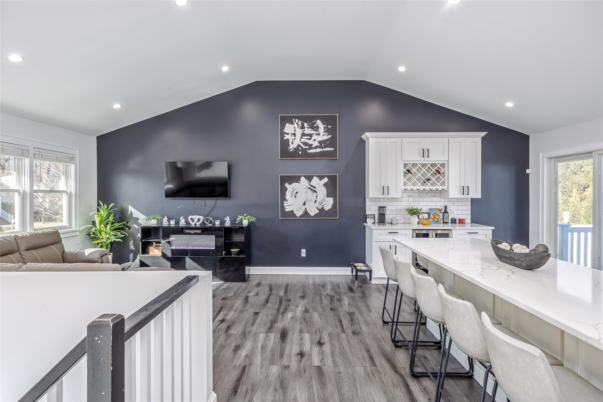 322 Oak Neck Road, West Islip, New York image 3