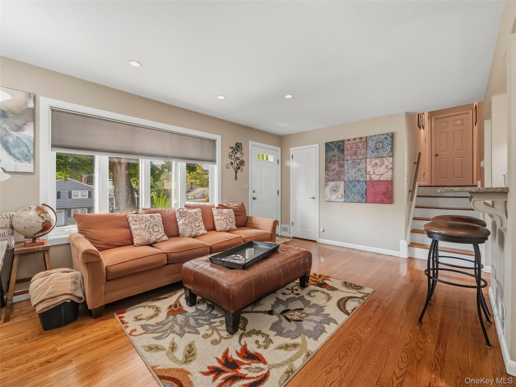 Photo of 2 Valley View Terrace, Suffern, NY 10901 (MLS # 1061580)
