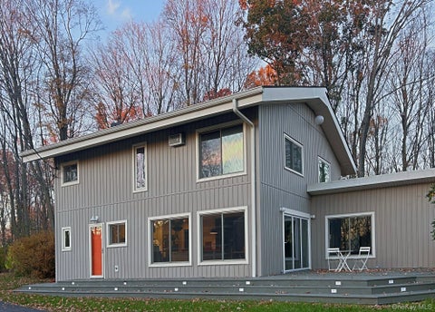 Photo of 11 Stream Lane, Pleasant Valley, NY 12569 (MLS # 1066610)