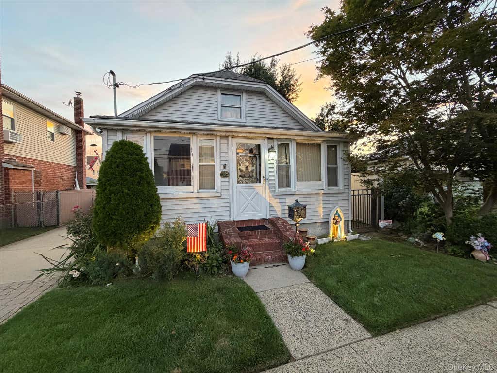 Photo of 211 Madison Avenue, Franklin Square, NY 11010 (MLS # 1035468)