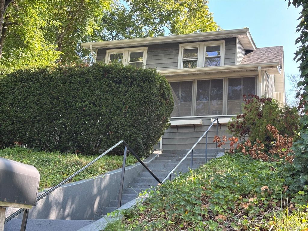 Photo of 19 Ellwood Street, Glen Cove, NY 11542 (MLS # 922287)