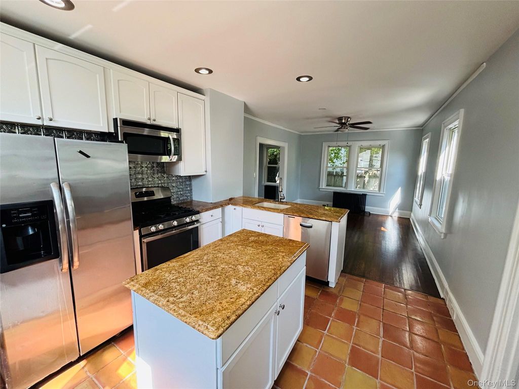 Photo of 19 Ellwood Street, Glen Cove, NY 11542 (MLS # 922287)